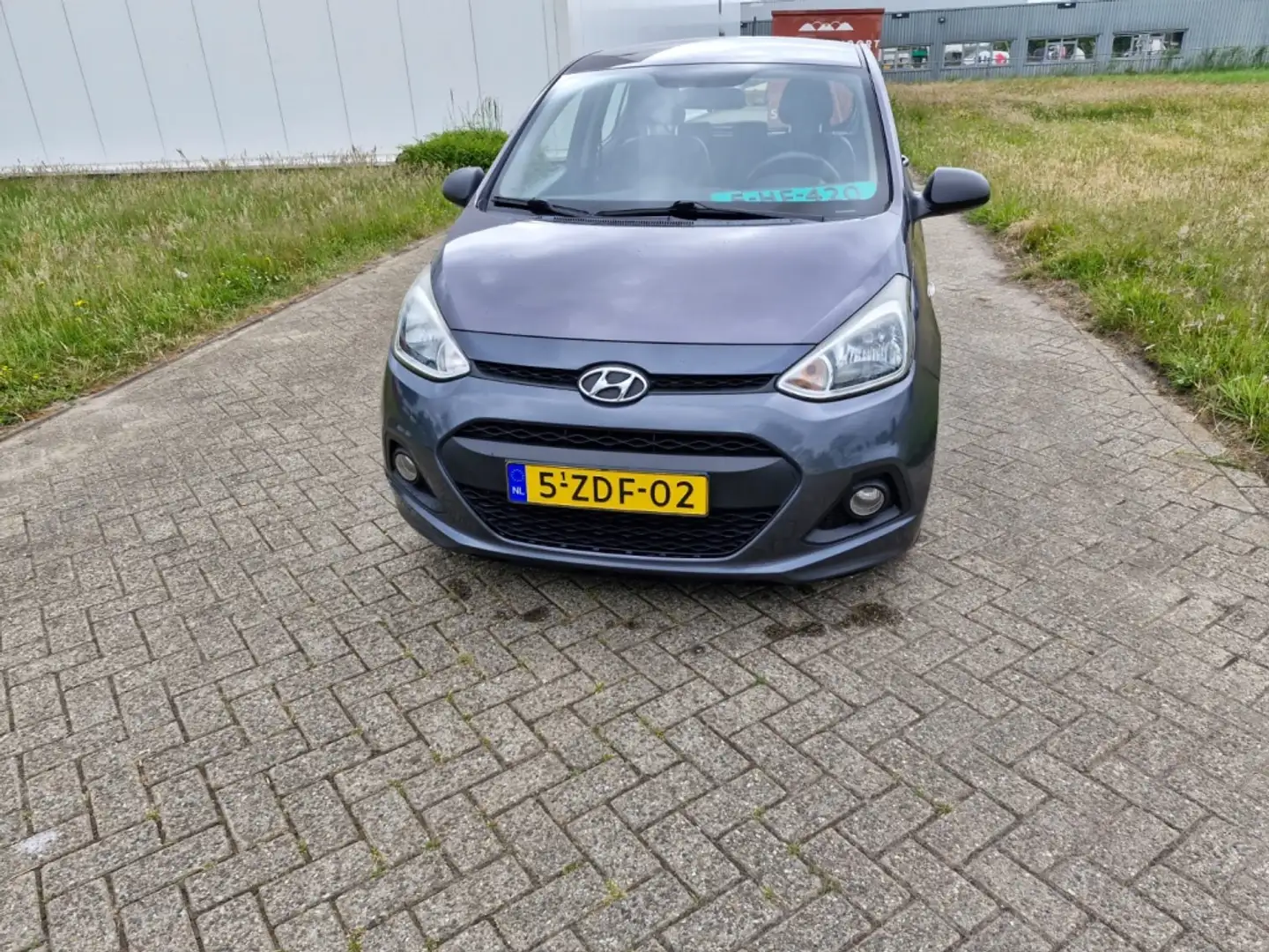 Hyundai i10 1.0i i-Motion Grijs - 2