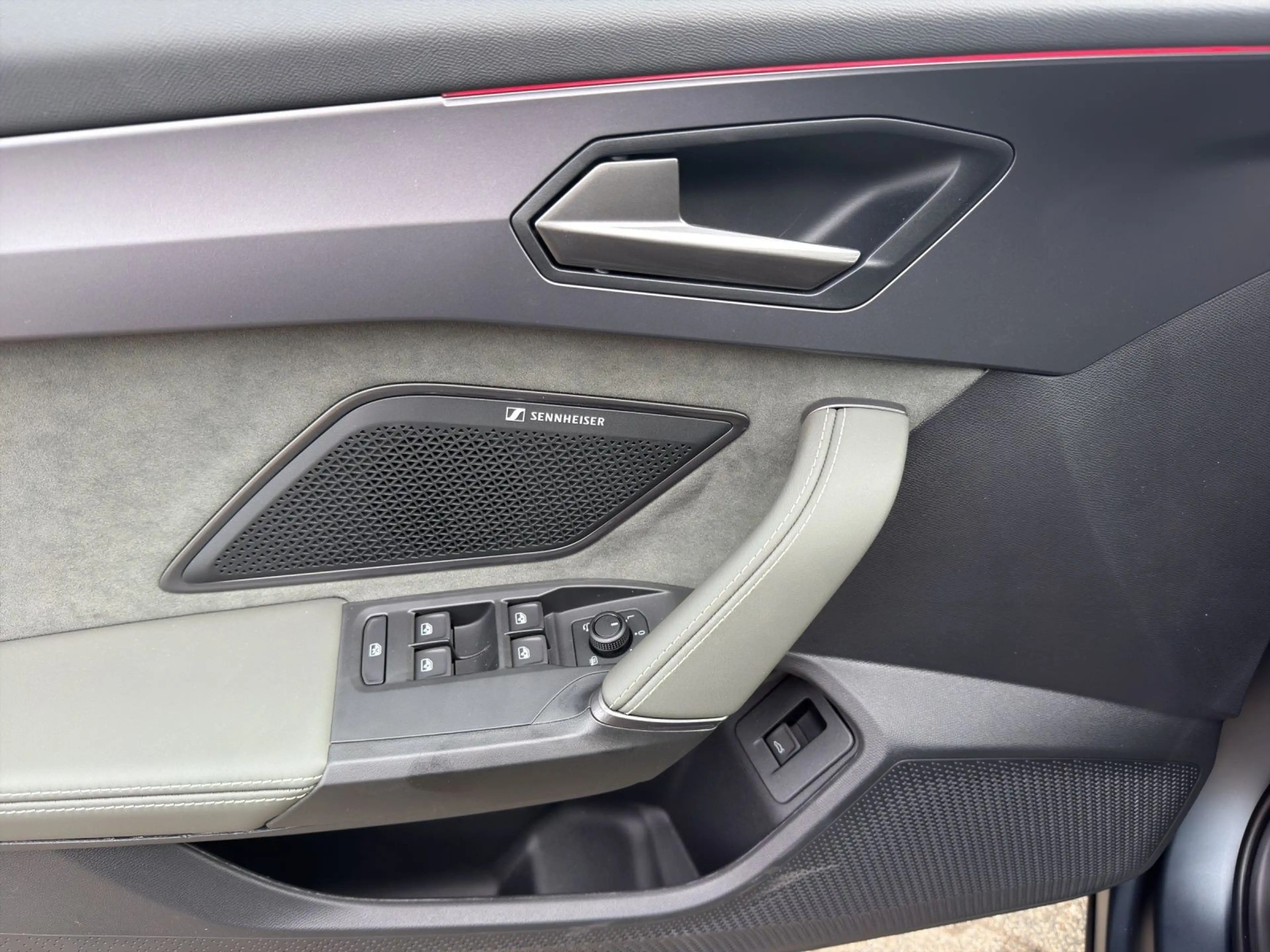 CUPRA Formentor VZ DSG 4D TRIBE EDITION UPE64 MATT SCH — photo 8