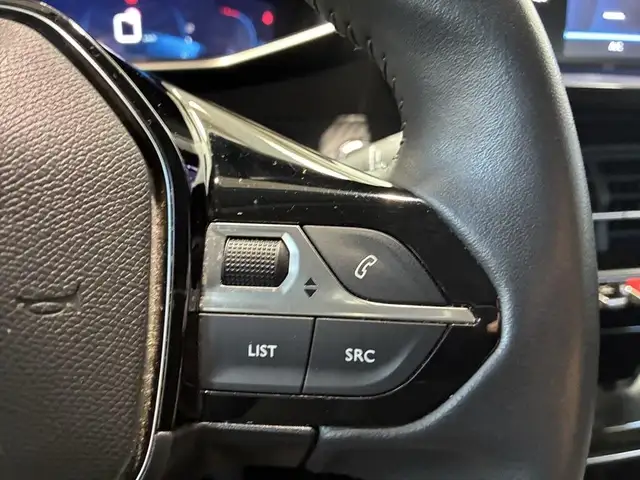 Peugeot 208 view 14