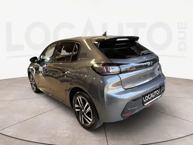 Peugeot 208 view 5