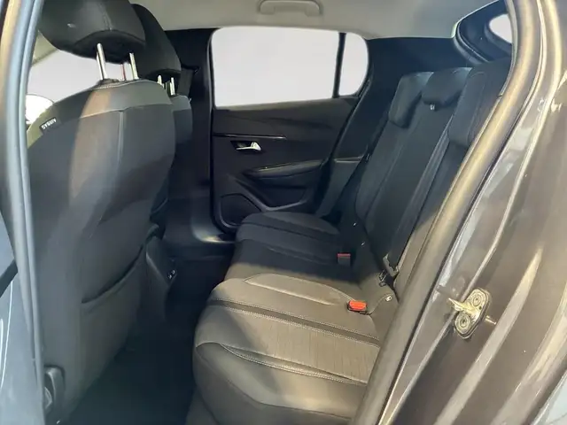 Peugeot 208 view 8