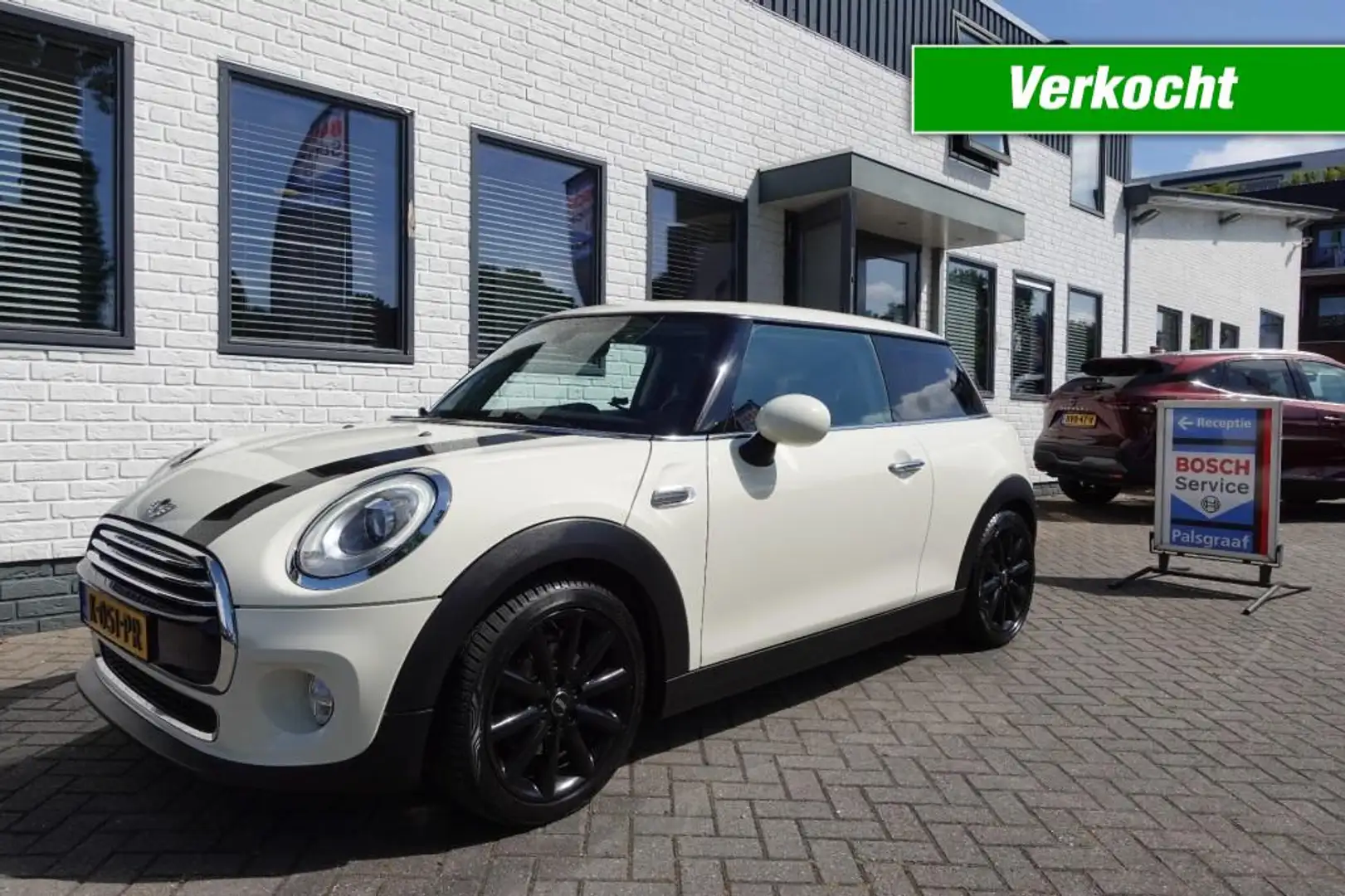 MINI Cooper 1.5 COOPER CHILI Pano Xenon Navi Black Wheel Wit - 1