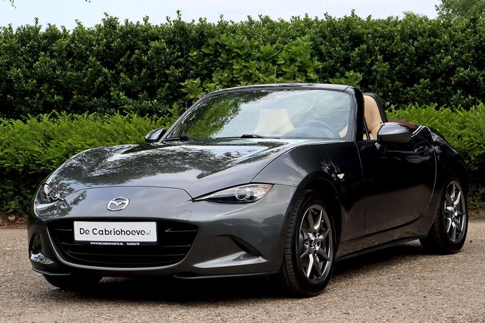 Mazda MX-5 ND 1.5l SkyActiv-G 131 GT-M Machine Gray Metallic Grau - 2