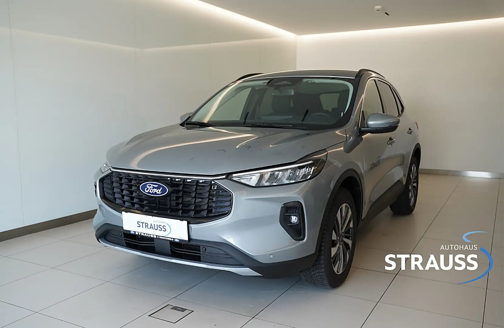 Ford Kuga Titanium FHEV 2,5 180PS Silber - 1