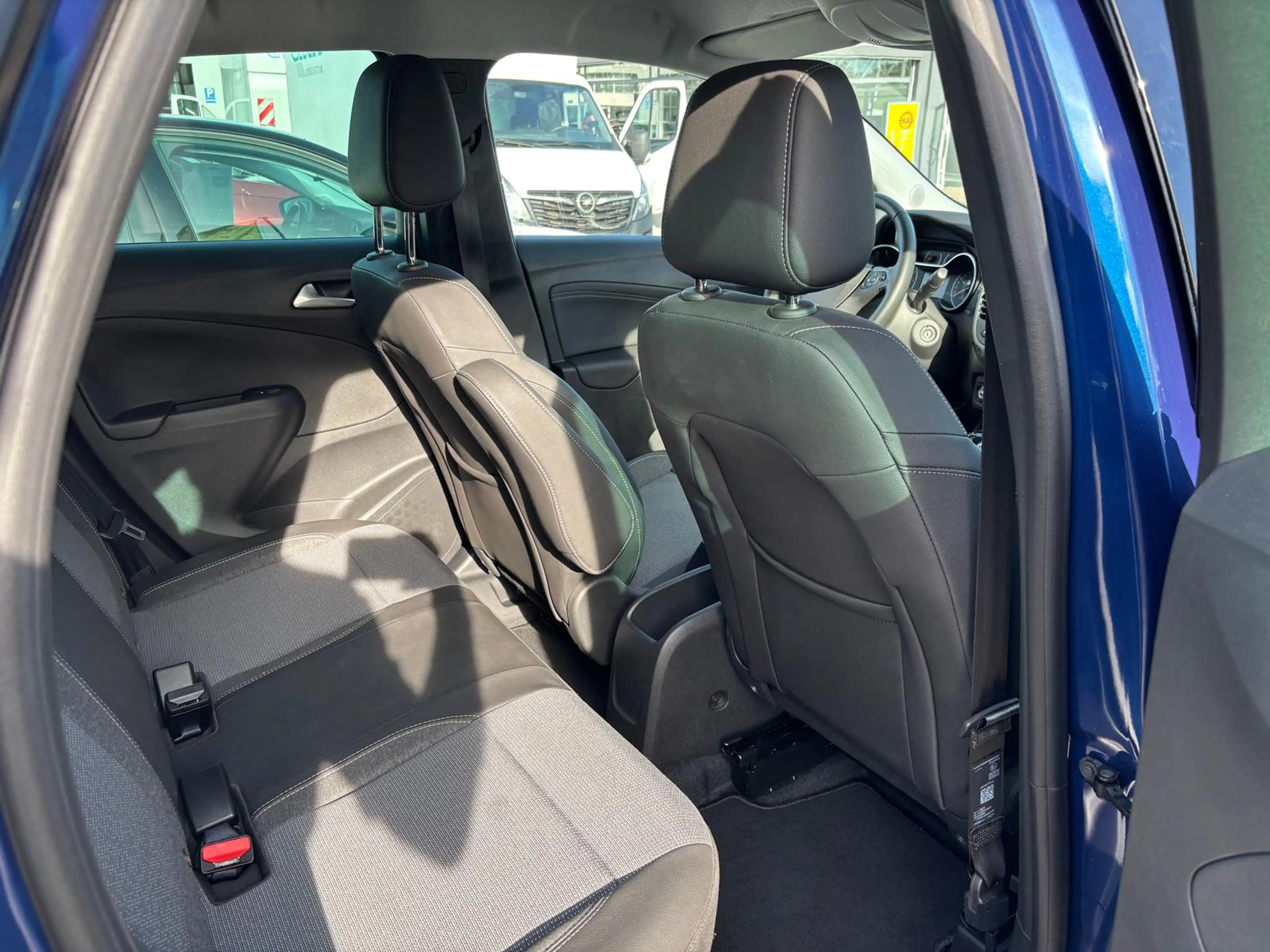 Opel Crossland Elegance Metallic — photo 9