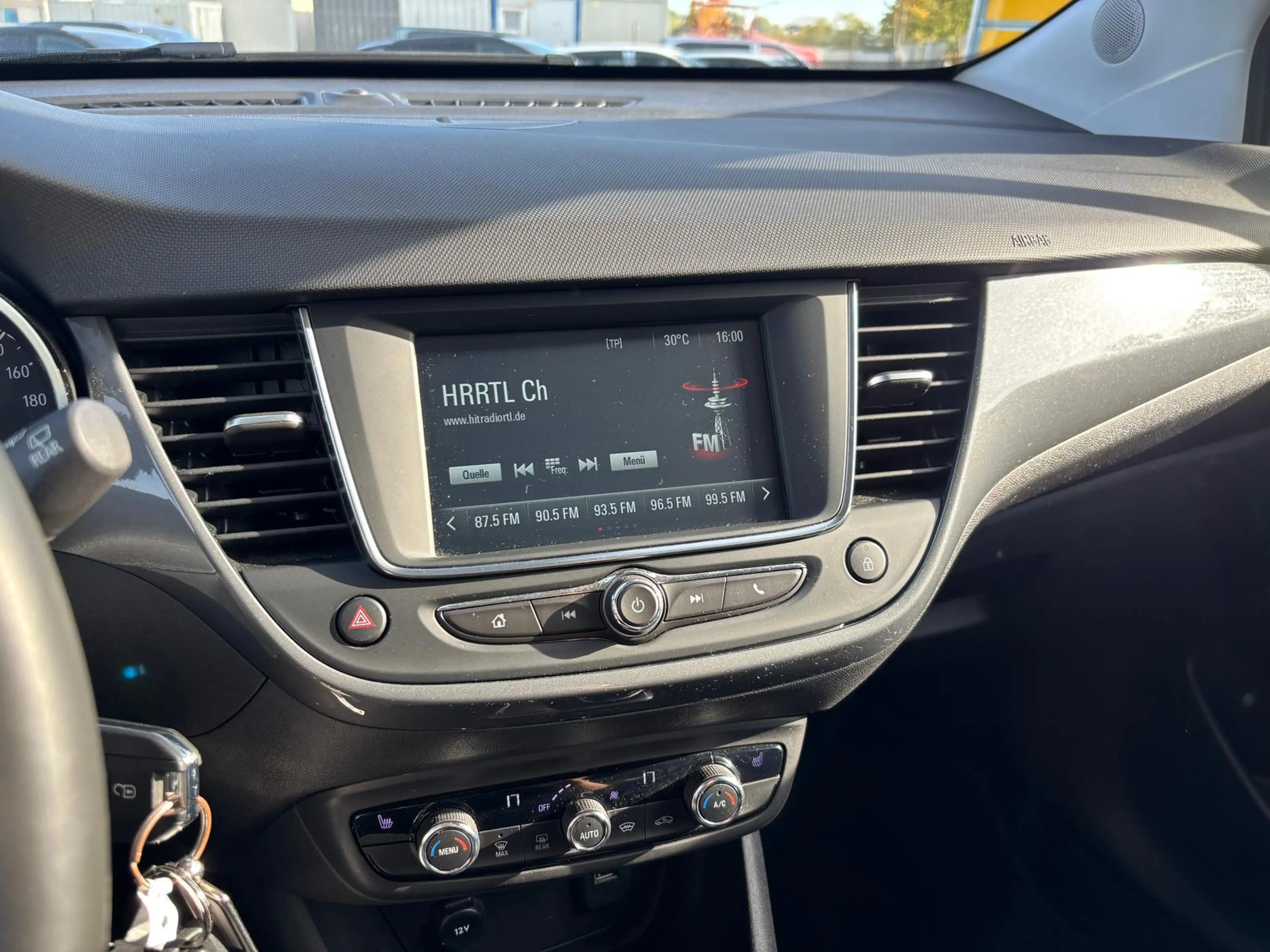 Opel Crossland Elegance Metallic — photo 13