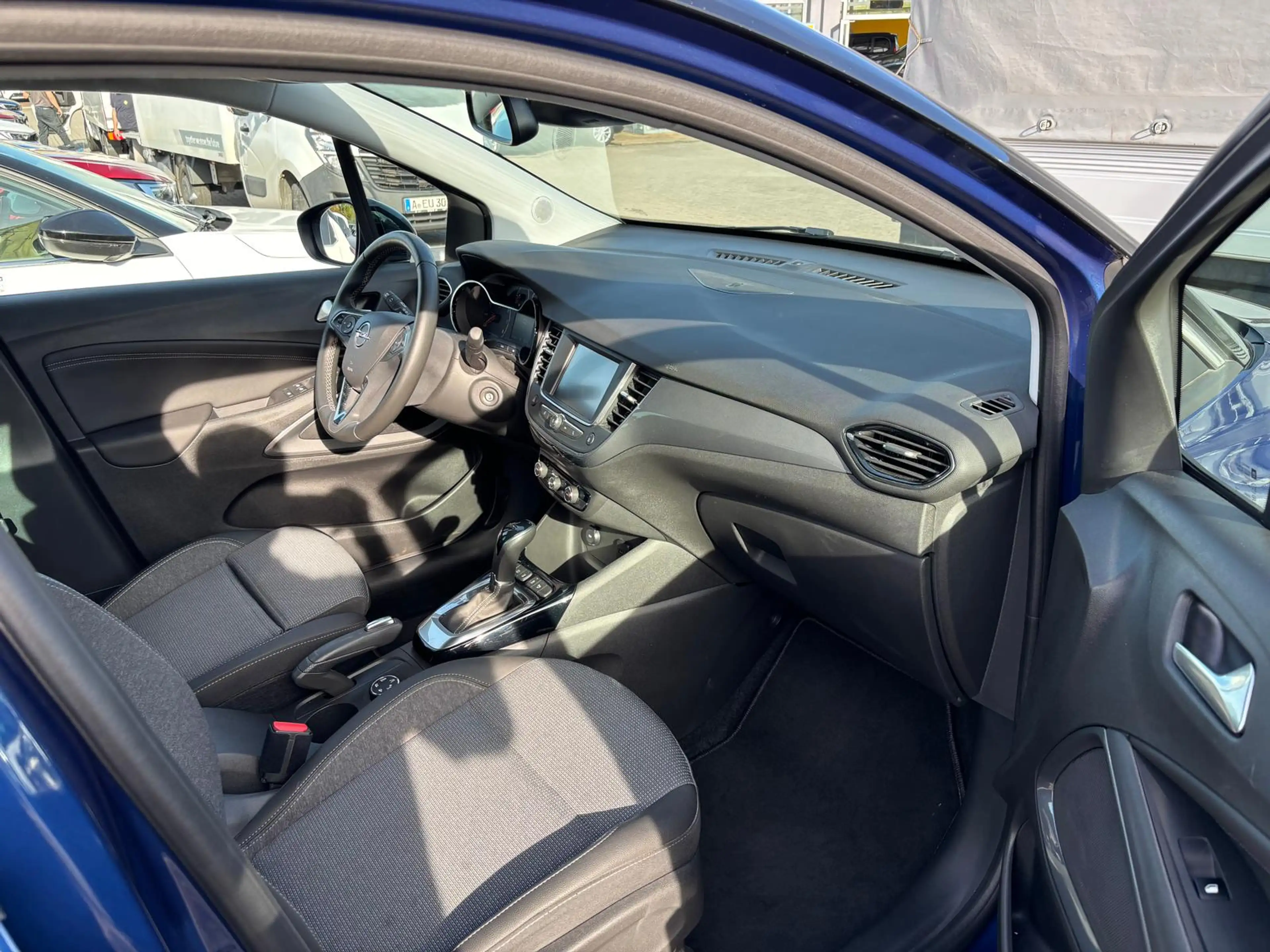 Opel Crossland Elegance Metallic — photo 7