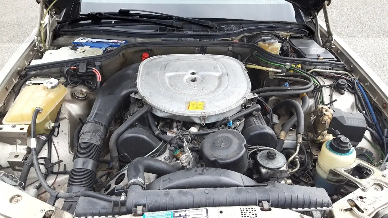 Mercedes-Benz 420 SEC BVA4 218 CH V8, foto 8