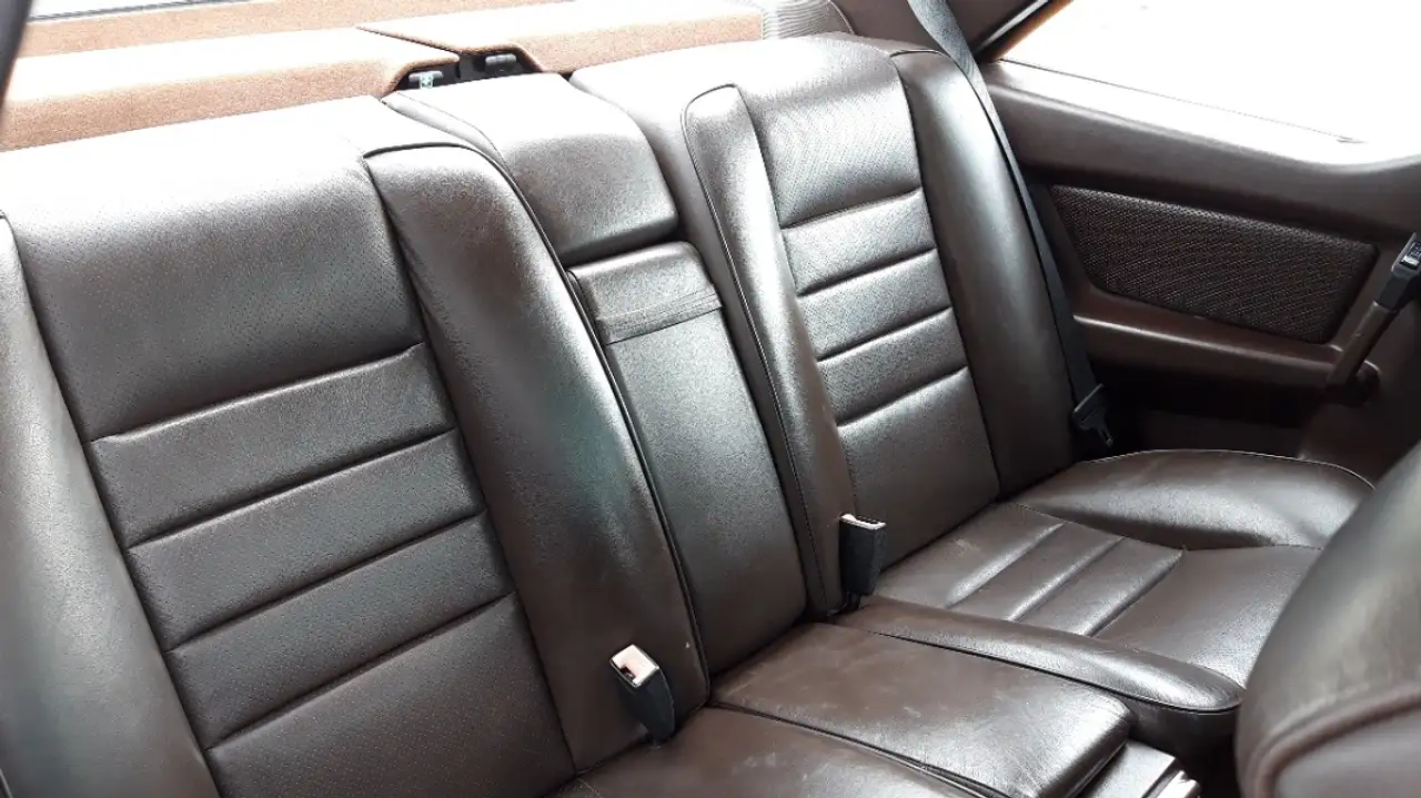 Mercedes-Benz 420 SEC BVA4 218 CH V8, foto 6