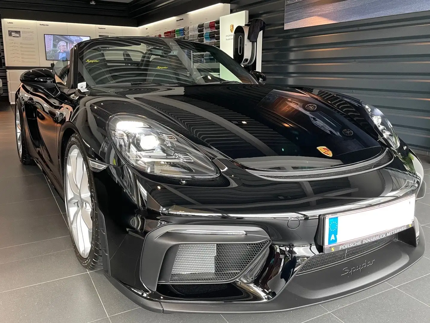 Porsche 718 Spyder Negro - 1