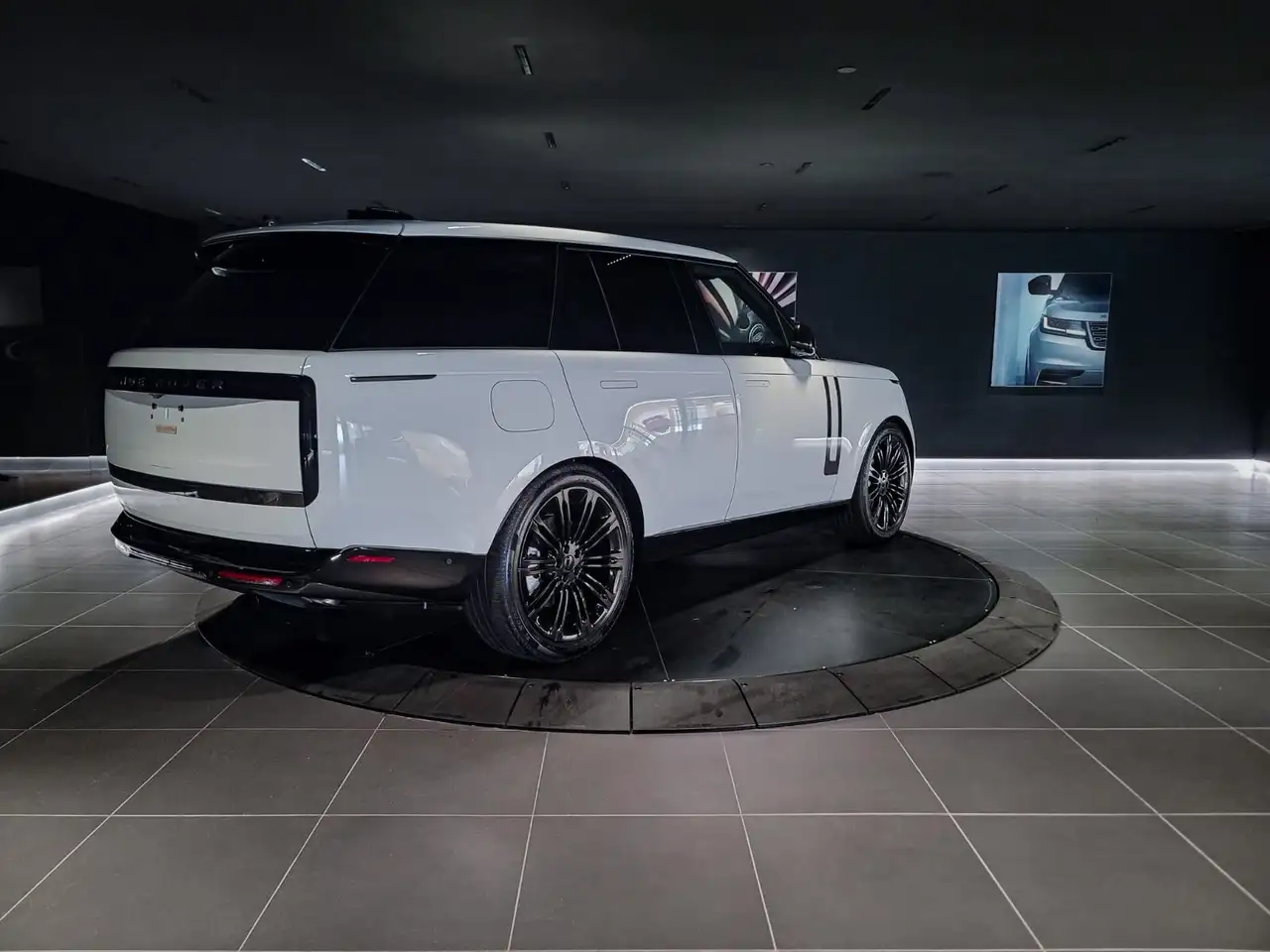 Land Rover Range Rover photo Land Rover Range Rover