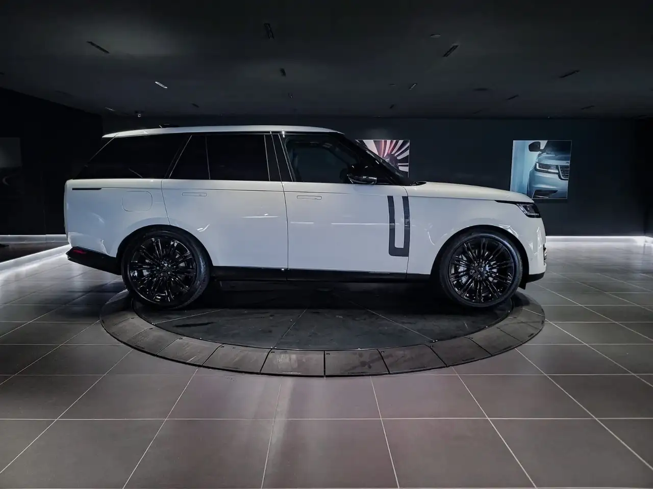 Land Rover Range Rover photo Land Rover Range Rover