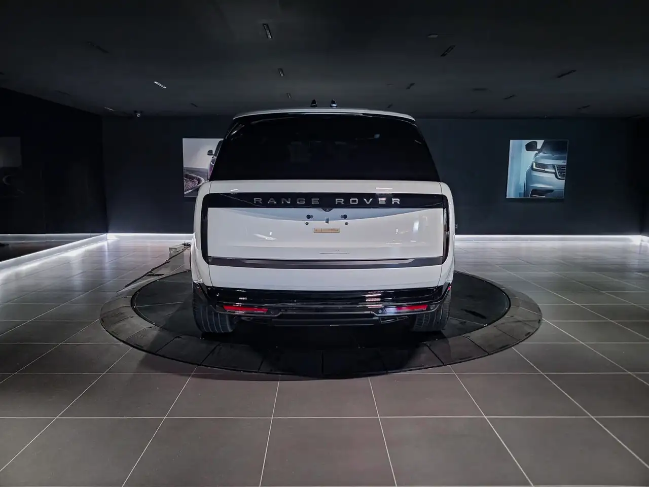 Land Rover Range Rover photo Land Rover Range Rover