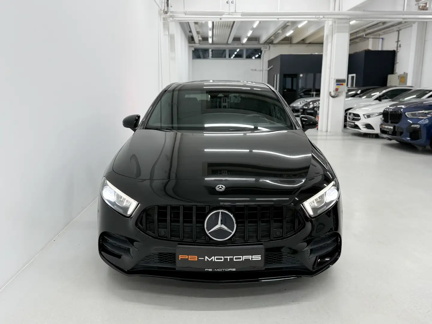 Mercedes-Benz A 250 Aut. Limousine AMG-Line A45 Look 19" Ambiente RFK Nero - 2