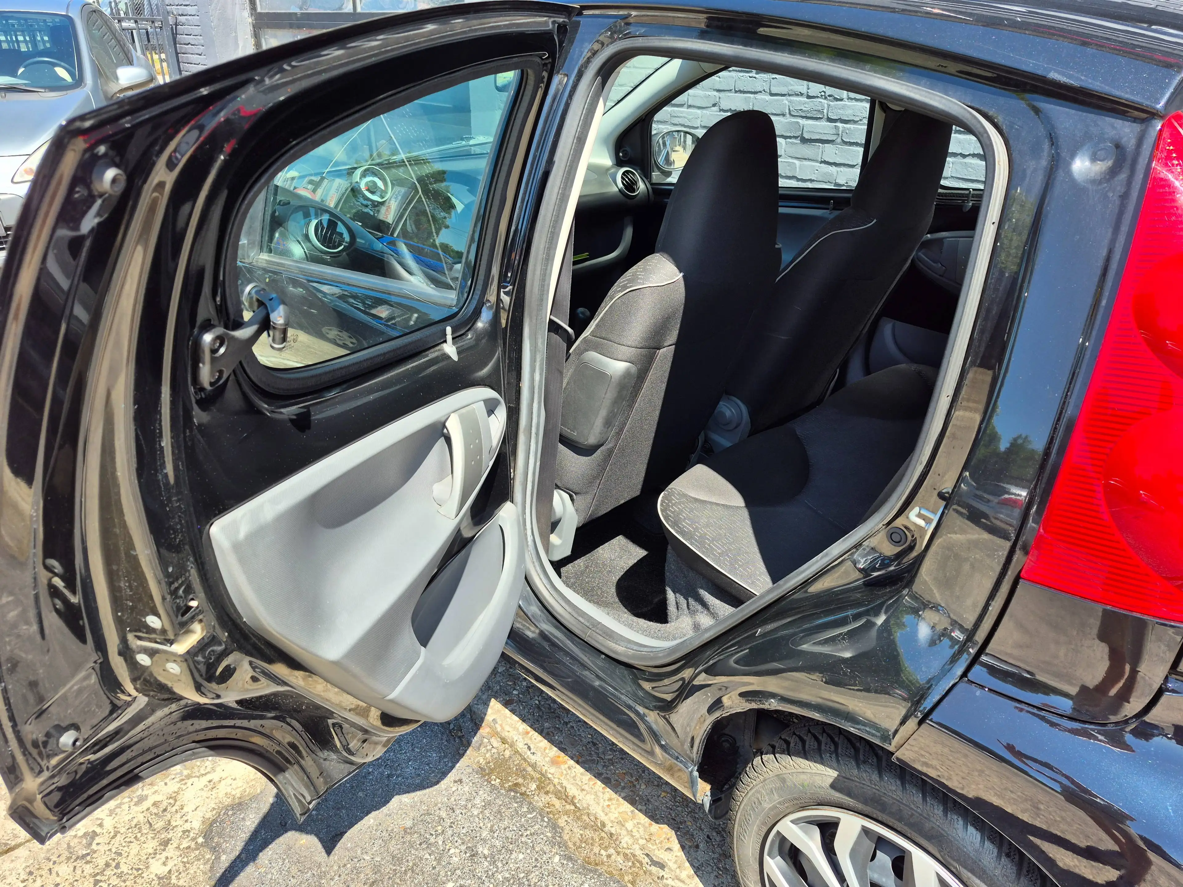 Peugeot 107 107 1.0i — photo 6