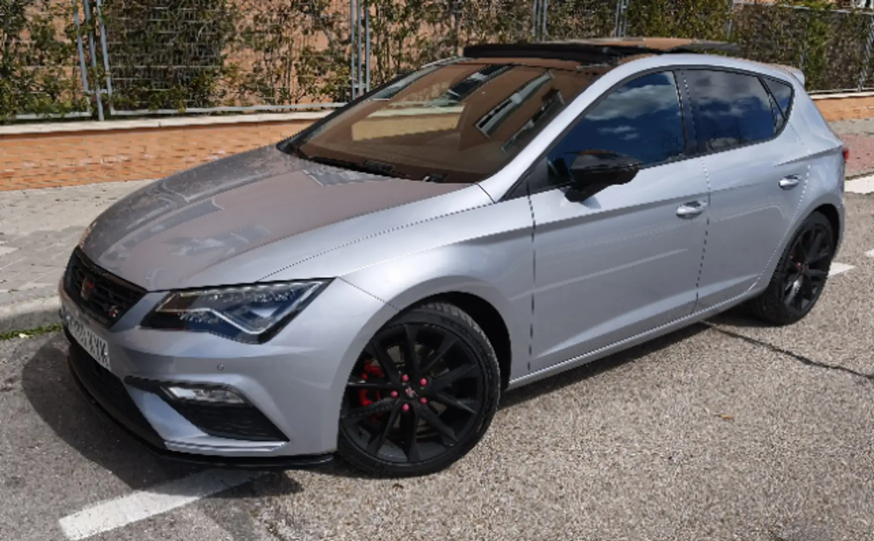 SEAT Leon 1.5 EcoTSI S&S DSG7 FR Fast Edition 150 Gris - 2