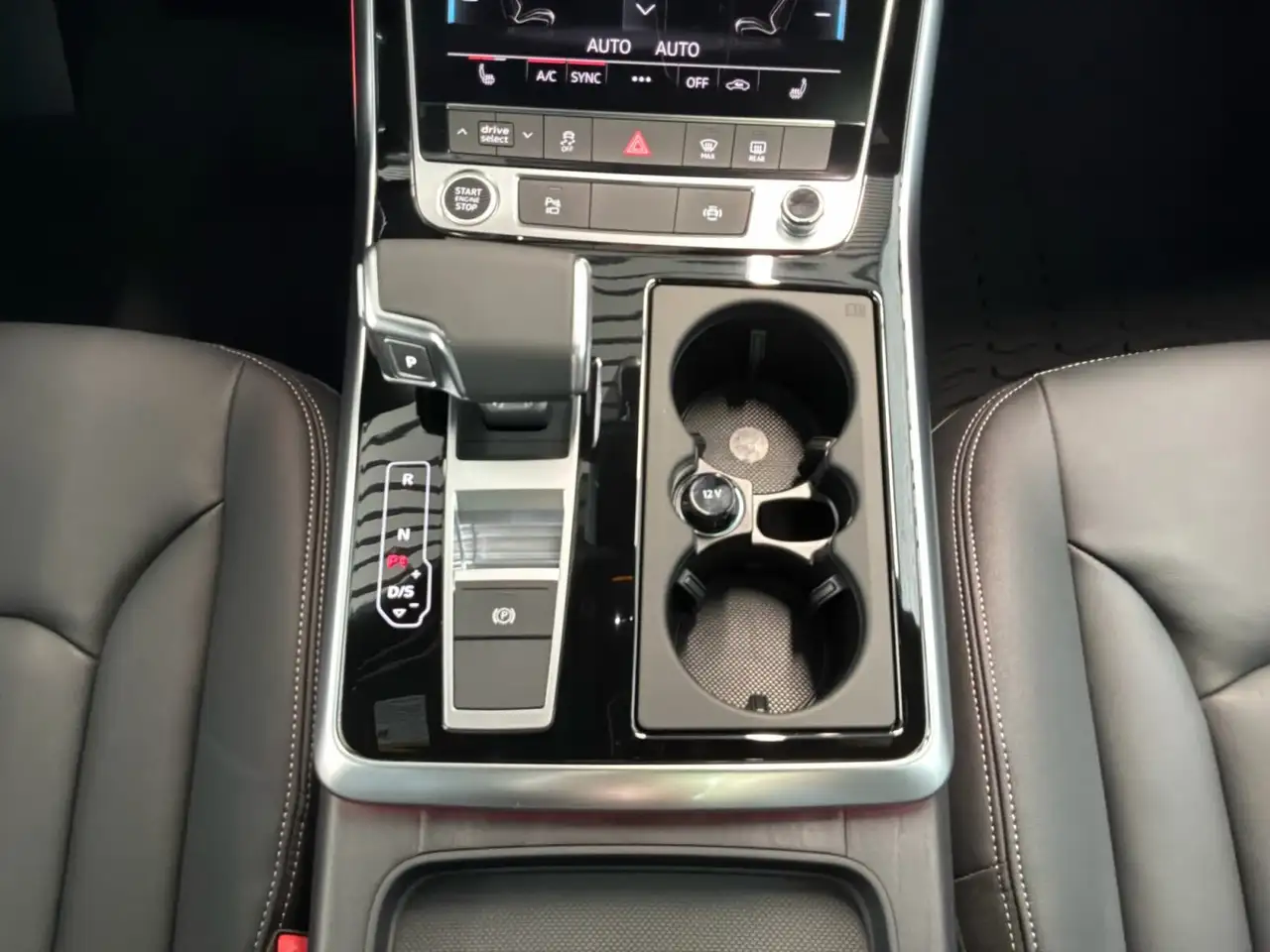 Audi Q7 снимка Audi Q7