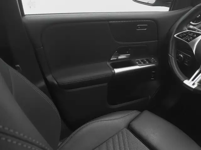 Mercedes-Benz B-Class view 22