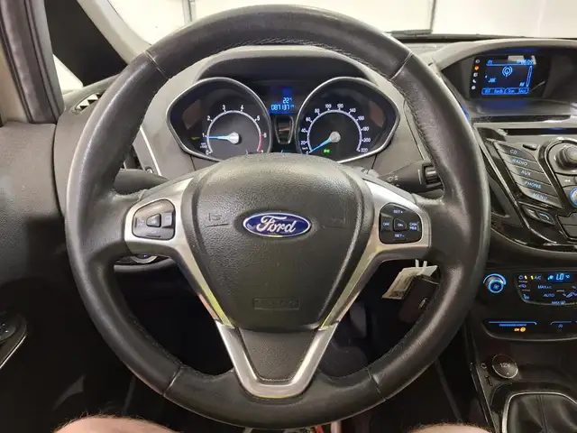 Ford B-Max view 15