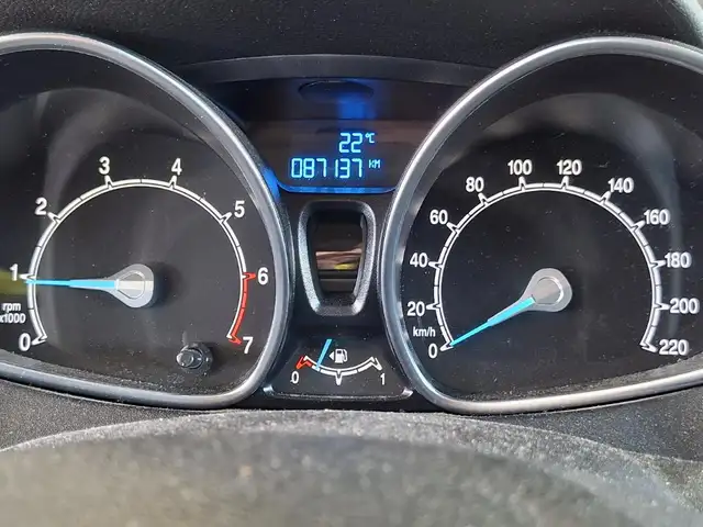 Ford B-Max view 5