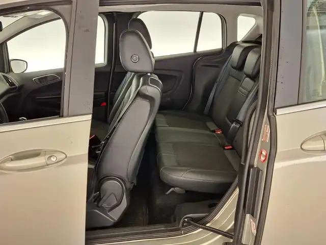 Ford B-Max view 8