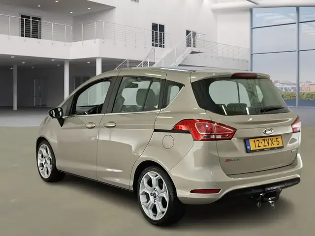 Ford B-Max view 4