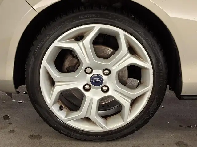 Ford B-Max view 10