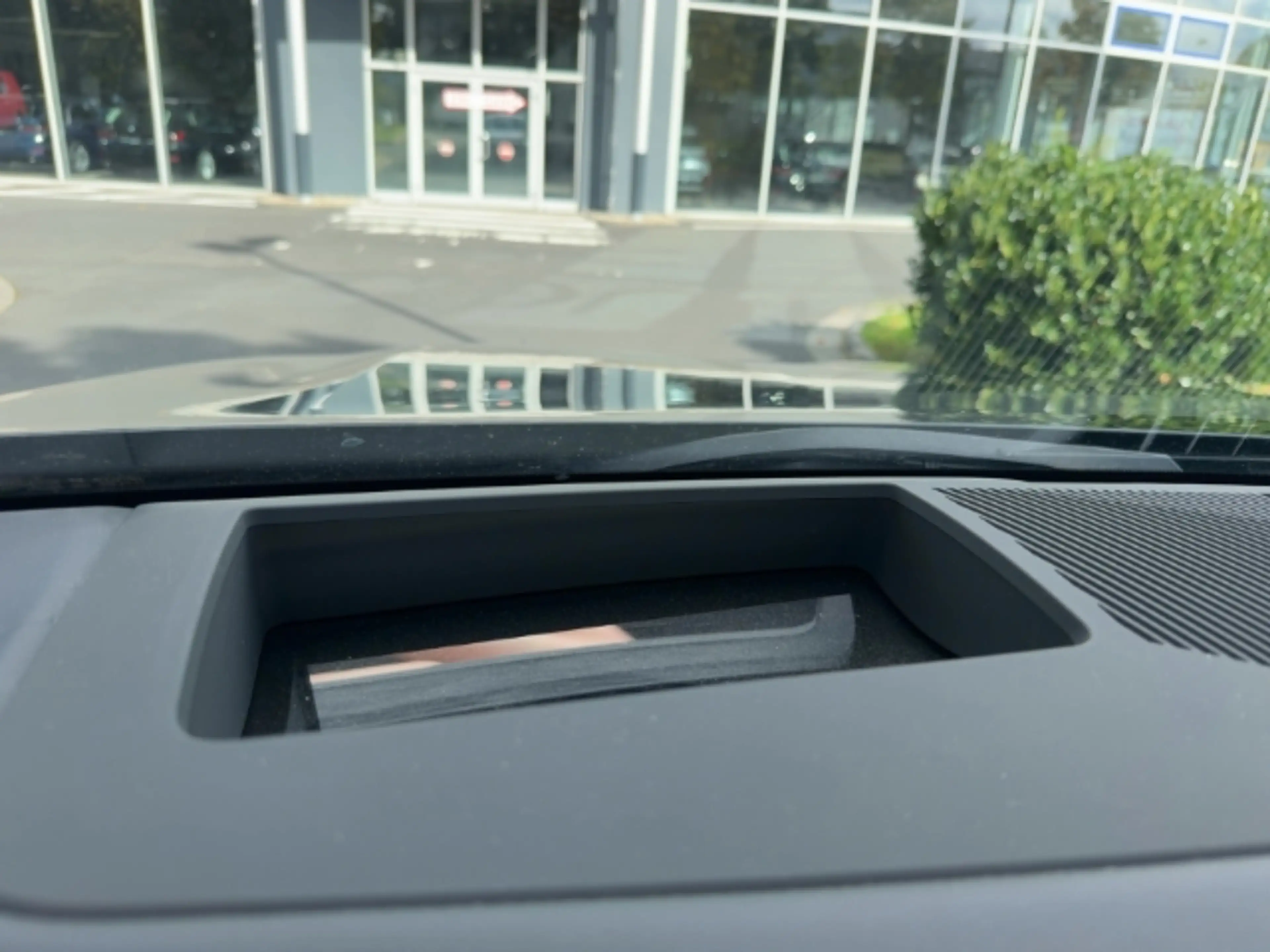 BMW i5 eDrive40 Limousine Sportpaket HUD AHK-klappbar Pan — photo 13