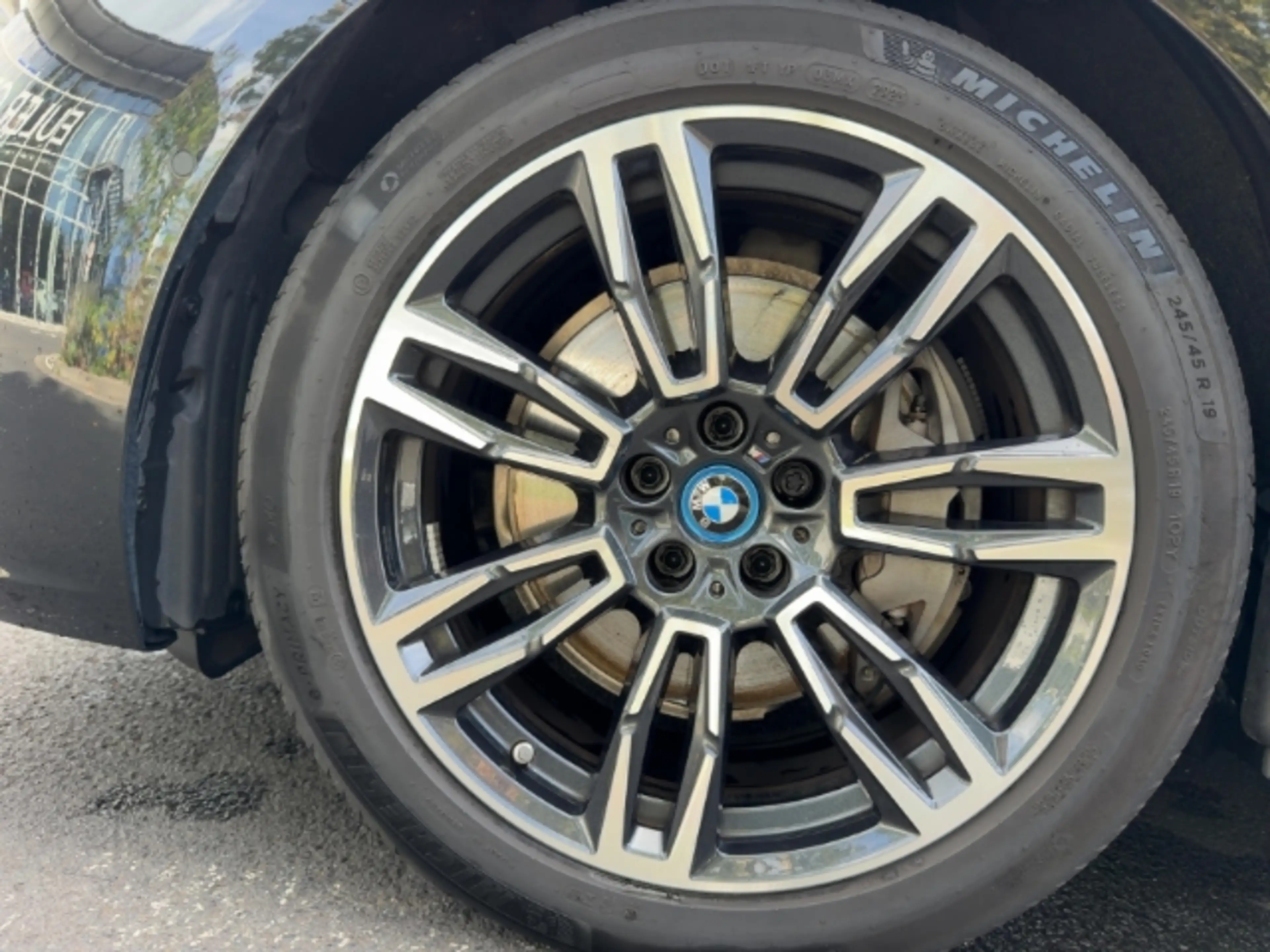 BMW i5 eDrive40 Limousine Sportpaket HUD AHK-klappbar Pan — photo 12