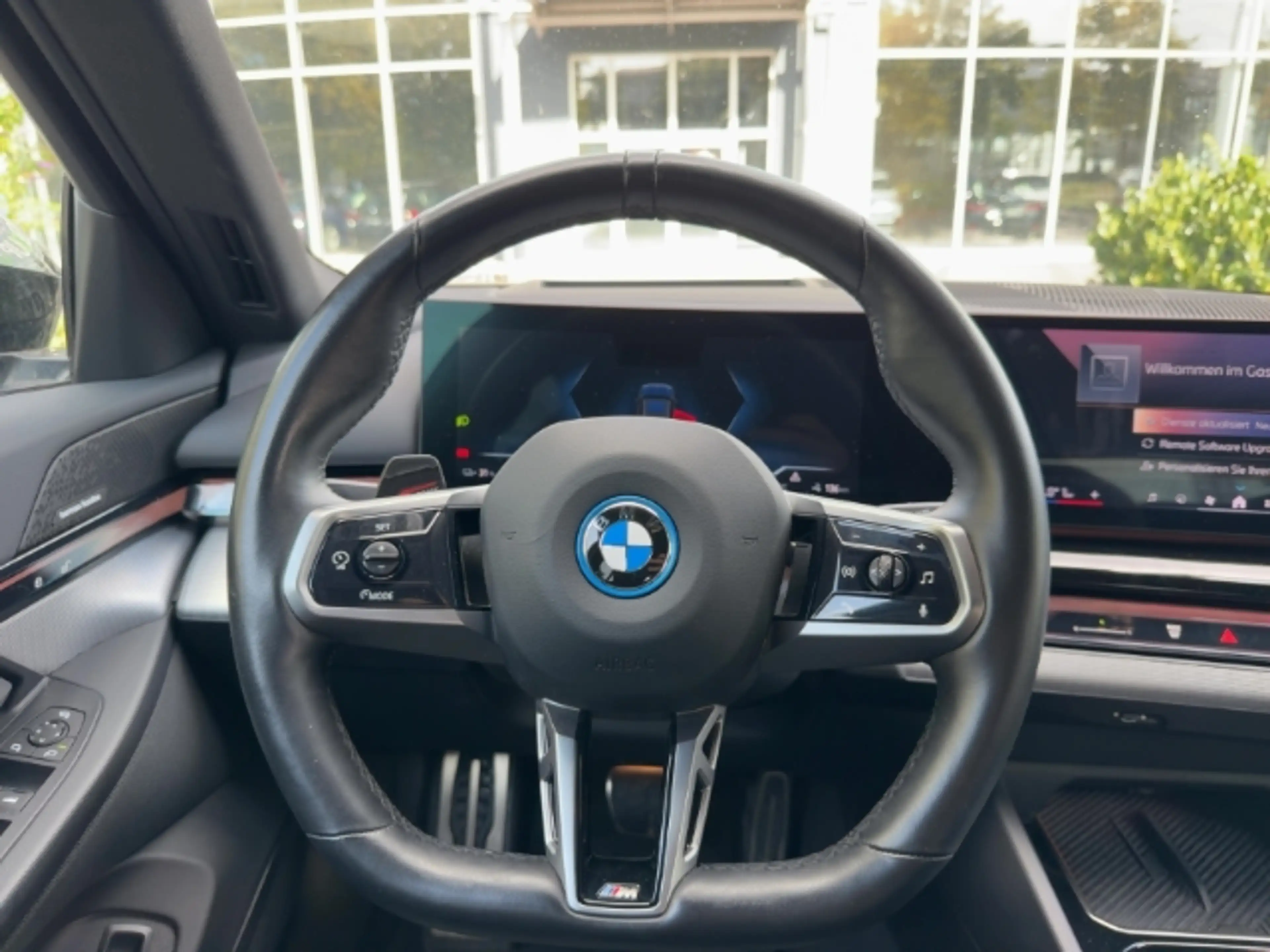 BMW i5 eDrive40 Limousine Sportpaket HUD AHK-klappbar Pan — photo 8