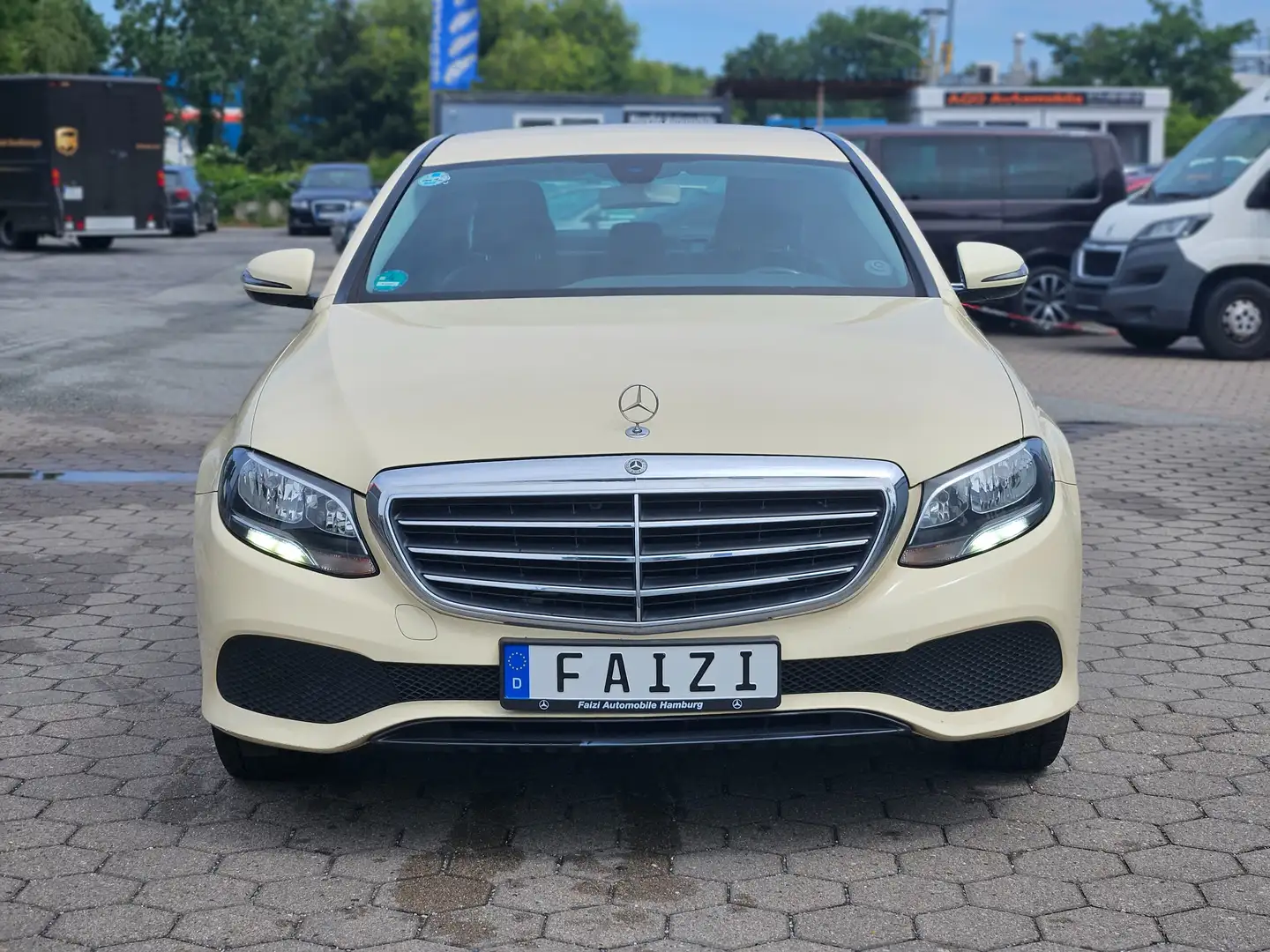 Mercedes-Benz E 200 d 9G-TRONIC Automatik Euro6 277.000 km Beige - 2