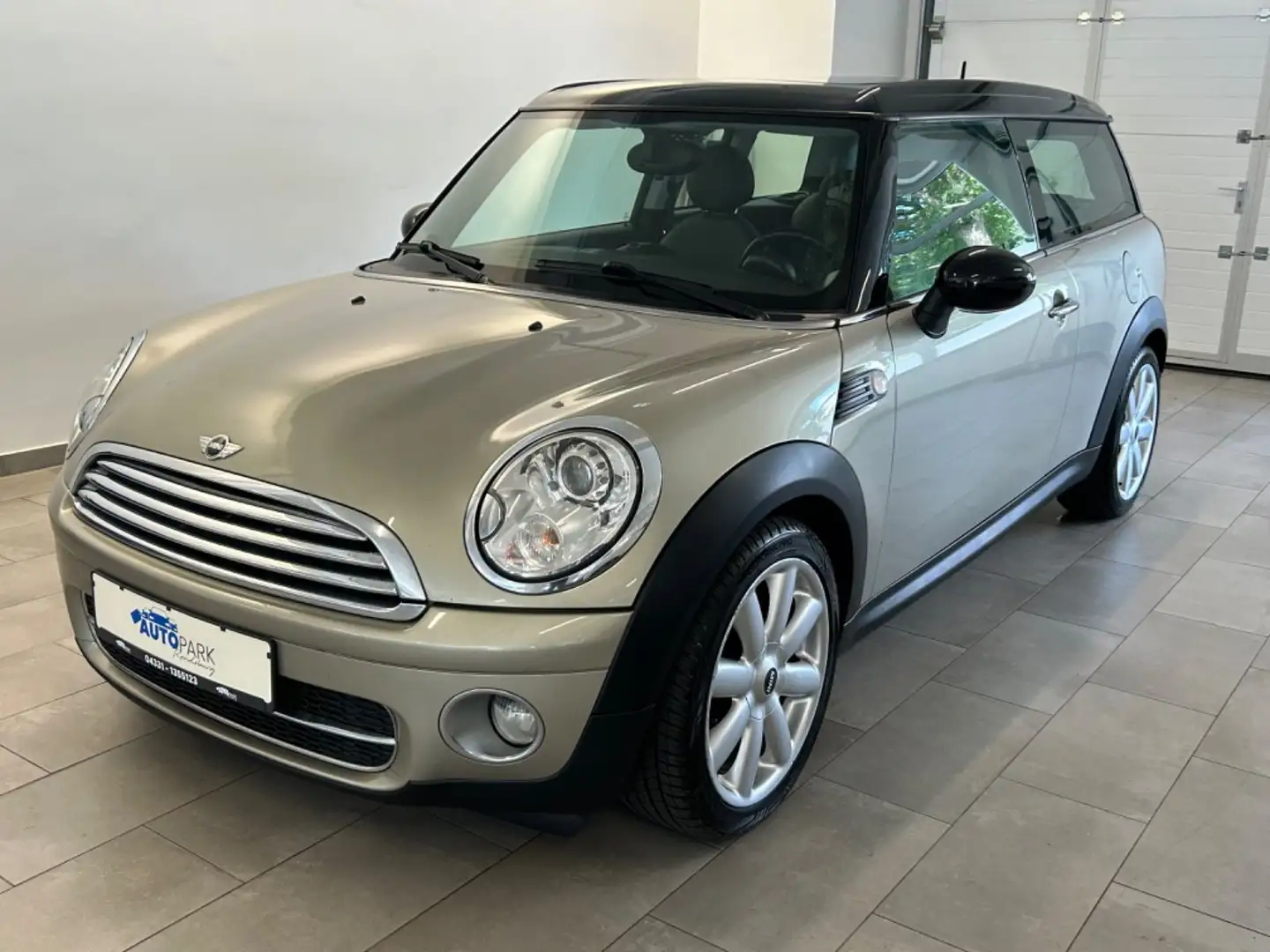 MINI Cooper D Clubman Cooper D Plateado - 1