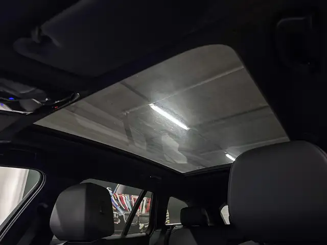 BMW 5 Series view 10