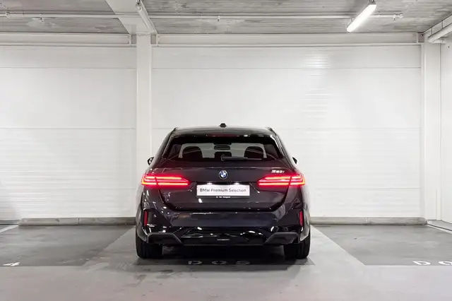 BMW 5 Series view 7