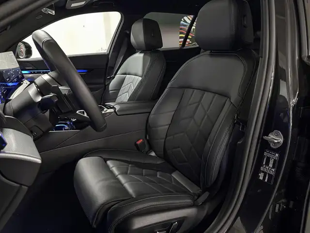 BMW 5 Series view 9