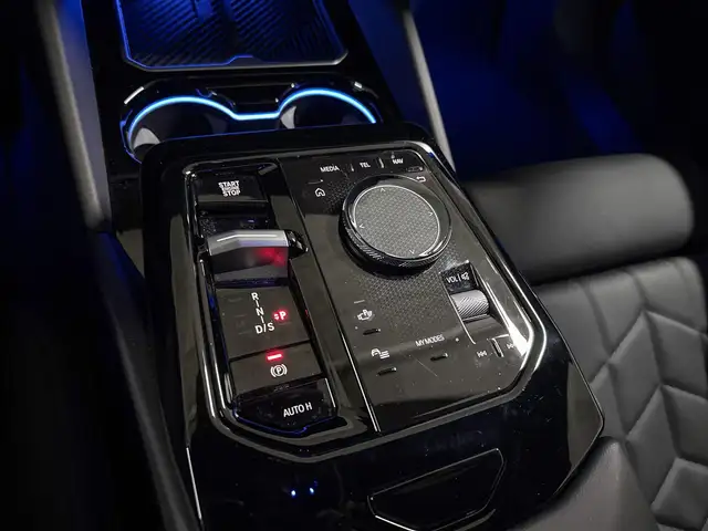 BMW 5 Series view 15