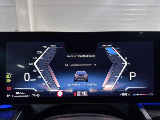 BMW 5 Series view 13