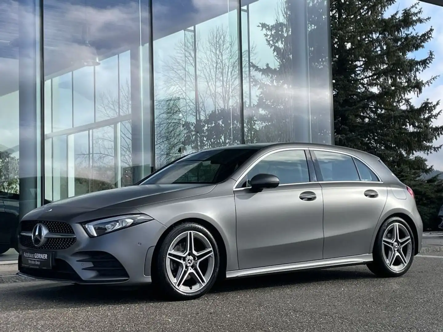 Mercedes-Benz A 180 d*LED*RÜCKFAHRKAMERA*AHK* Gris - 1