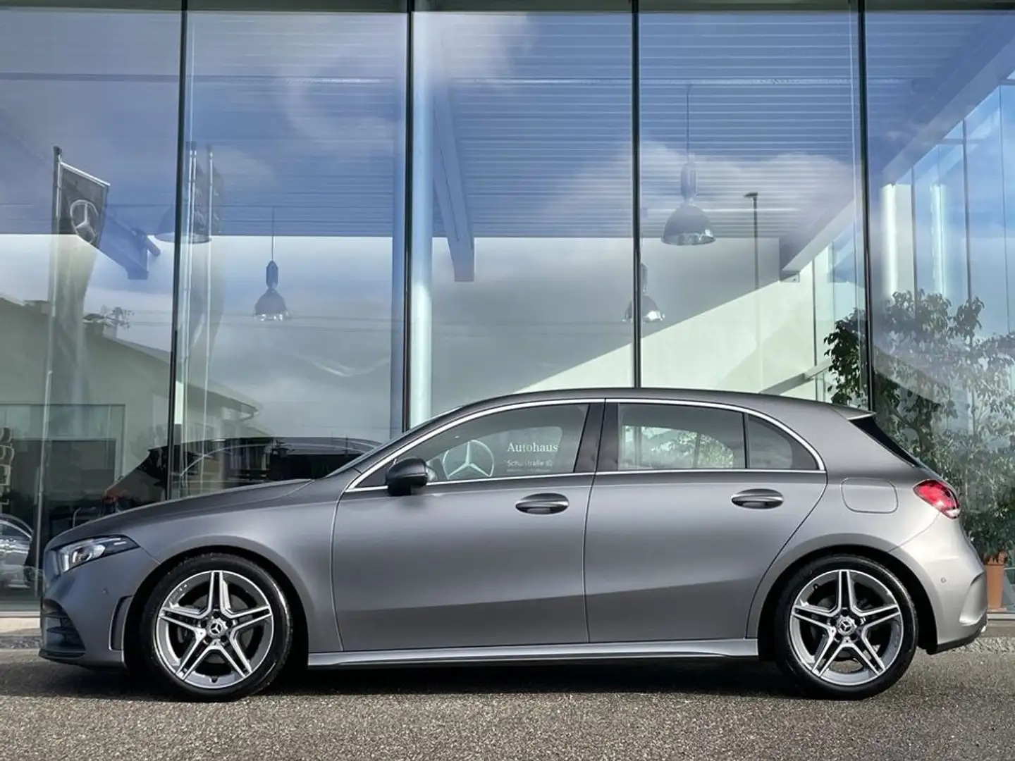 Mercedes-Benz A 180 d*LED*RÜCKFAHRKAMERA*AHK* Gris - 2