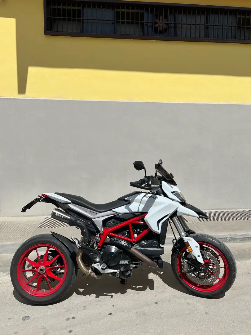 Ducati Hypermotard 939 White - 1