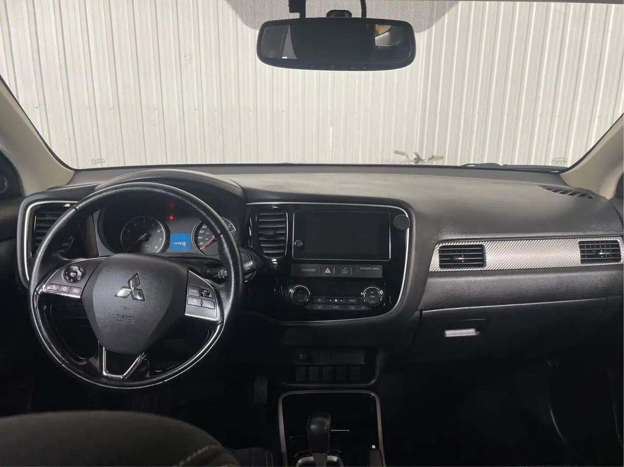 Mitsubishi Outlander снимка Mitsubishi Outlander