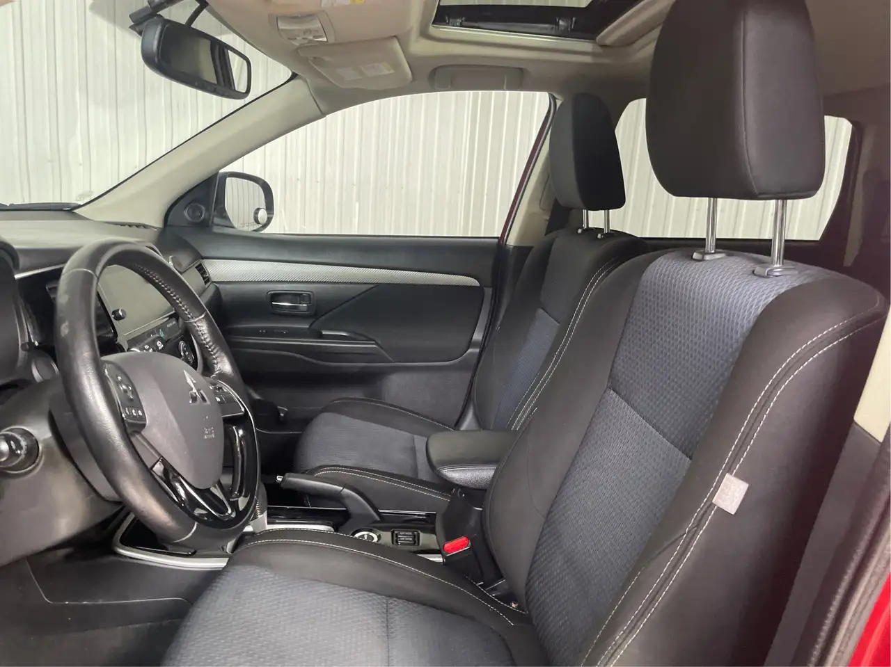 Mitsubishi Outlander снимка Mitsubishi Outlander