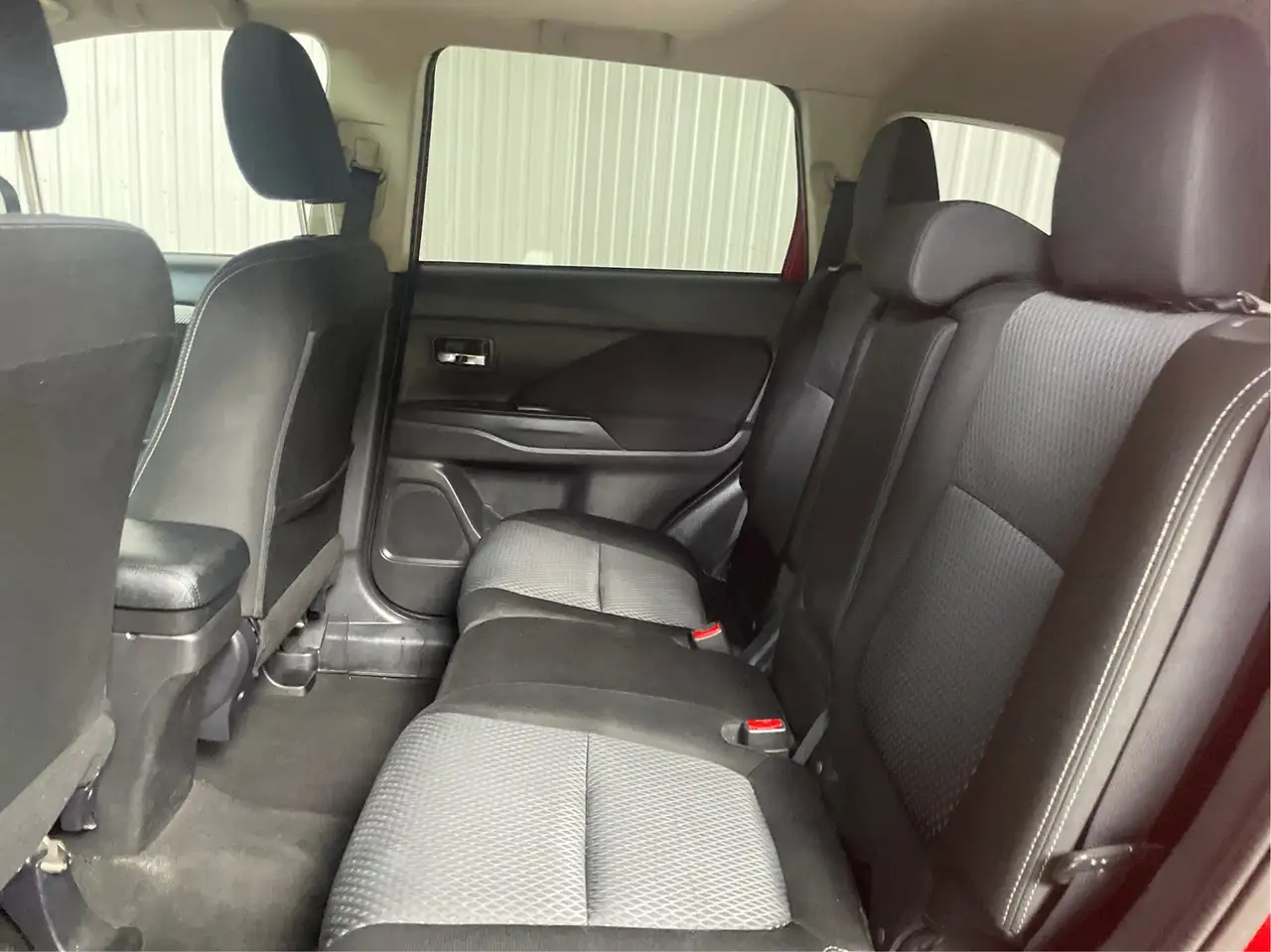 Mitsubishi Outlander снимка Mitsubishi Outlander