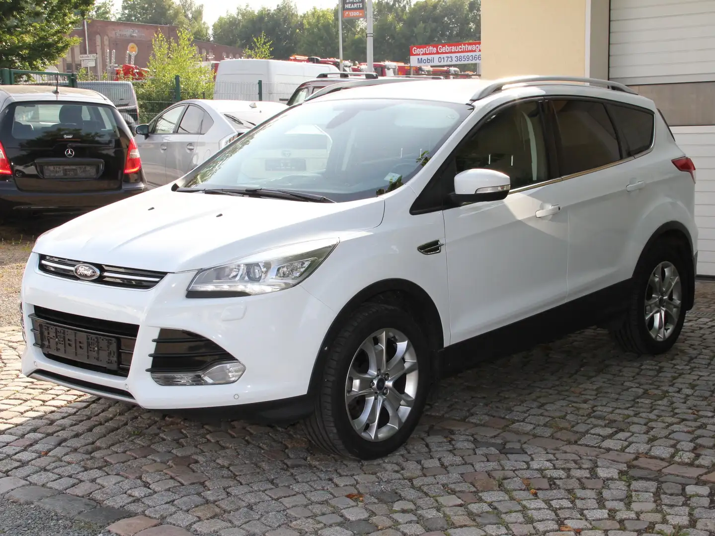 Ford Kuga Titanium Weiß - 1