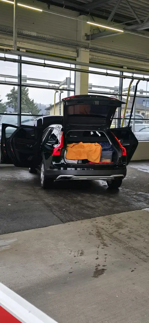 Volvo V90 Cross Country V90 Cross Country D4 AWD Geartronic Cross Country Schwarz - 2