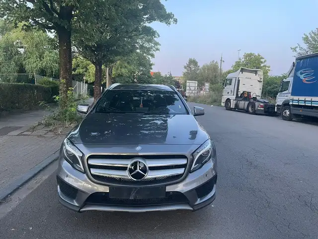 Mercedes-Benz GLA 200 d 4-Matic AMG Edition **PRIX FIXE**