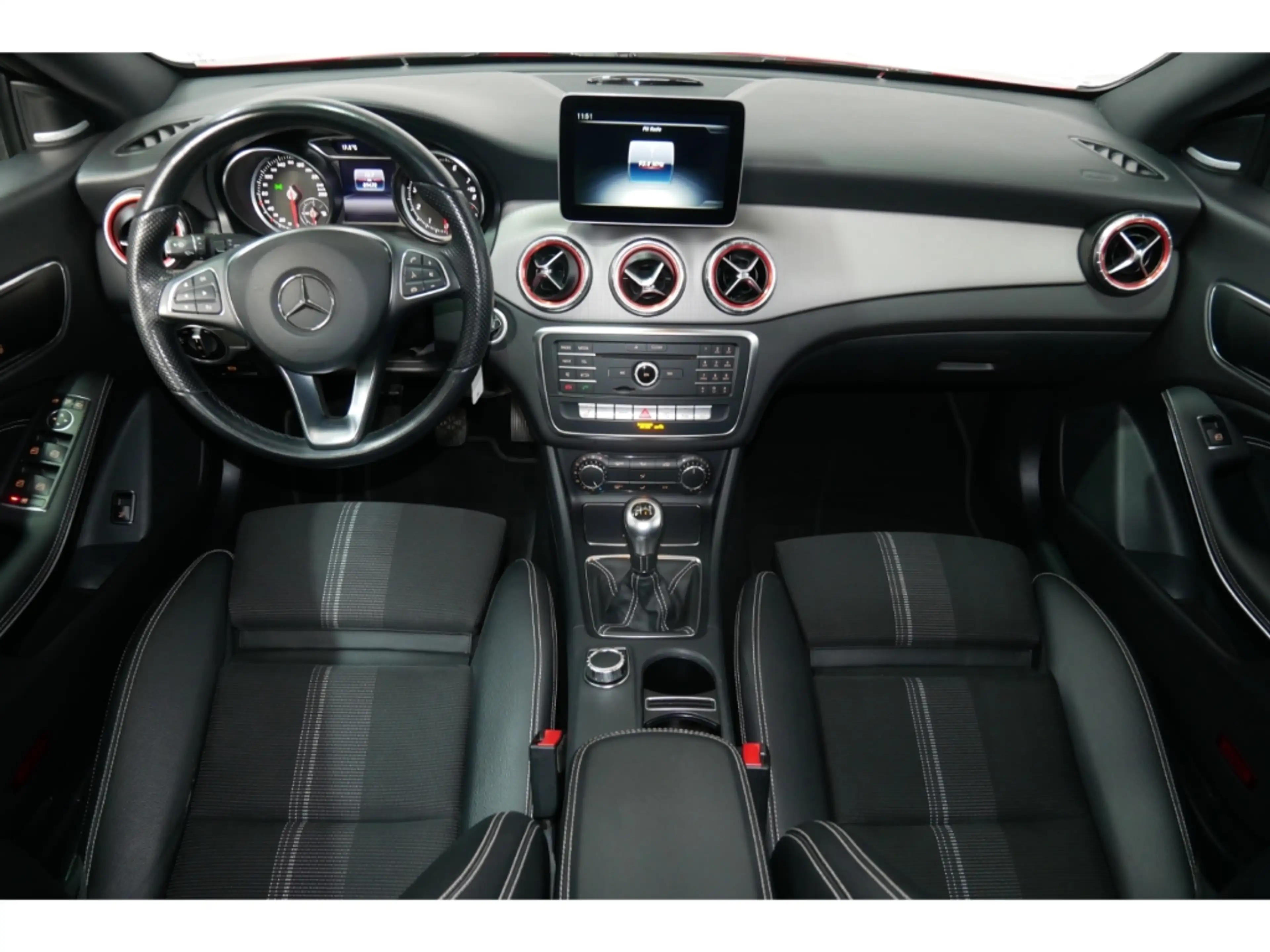 Mercedes-Benz CLA 250 Pano+LED+Navi+Cam+AHK+18'' — photo 11