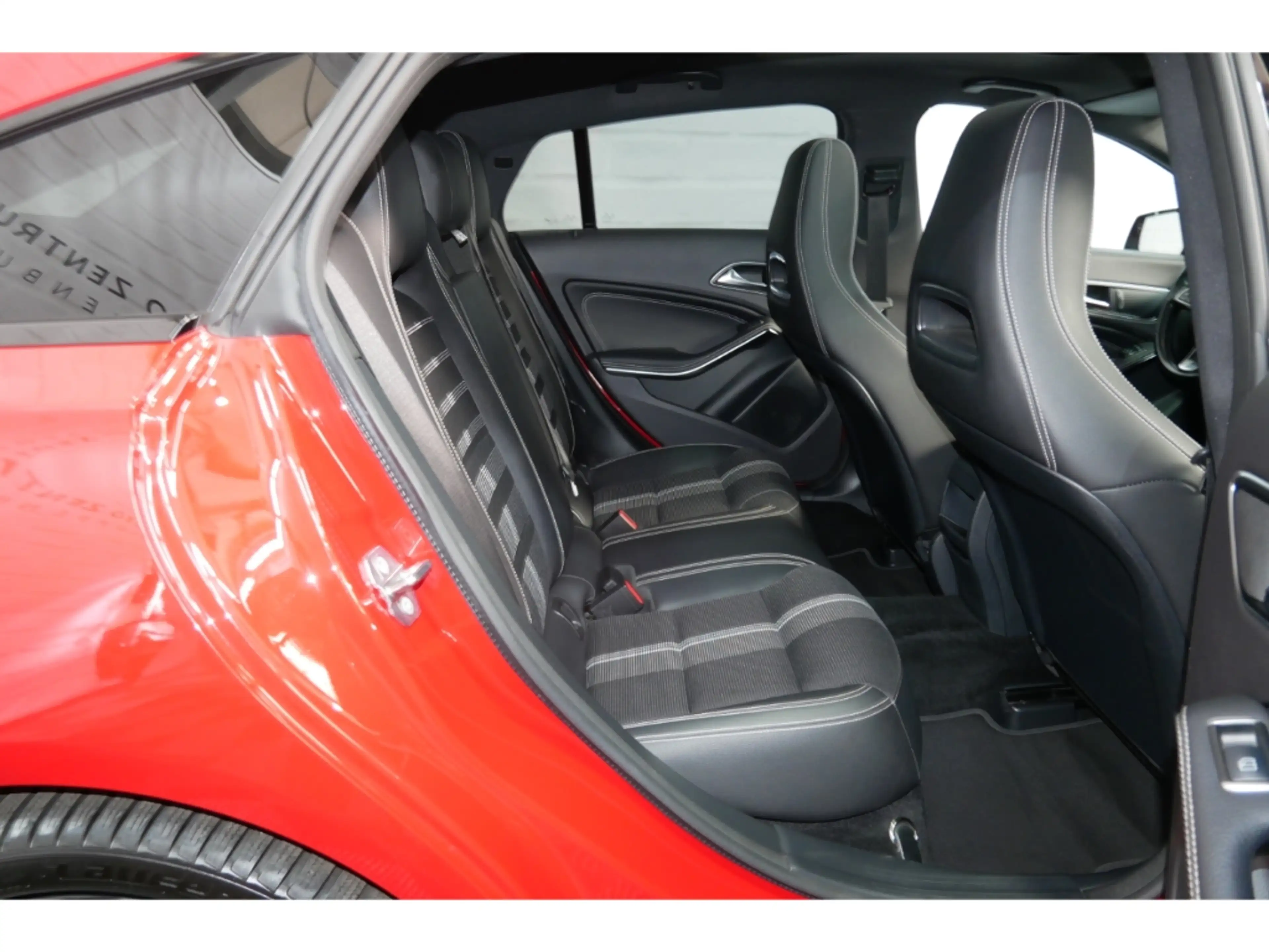 Mercedes-Benz CLA 250 Pano+LED+Navi+Cam+AHK+18'' — photo 12