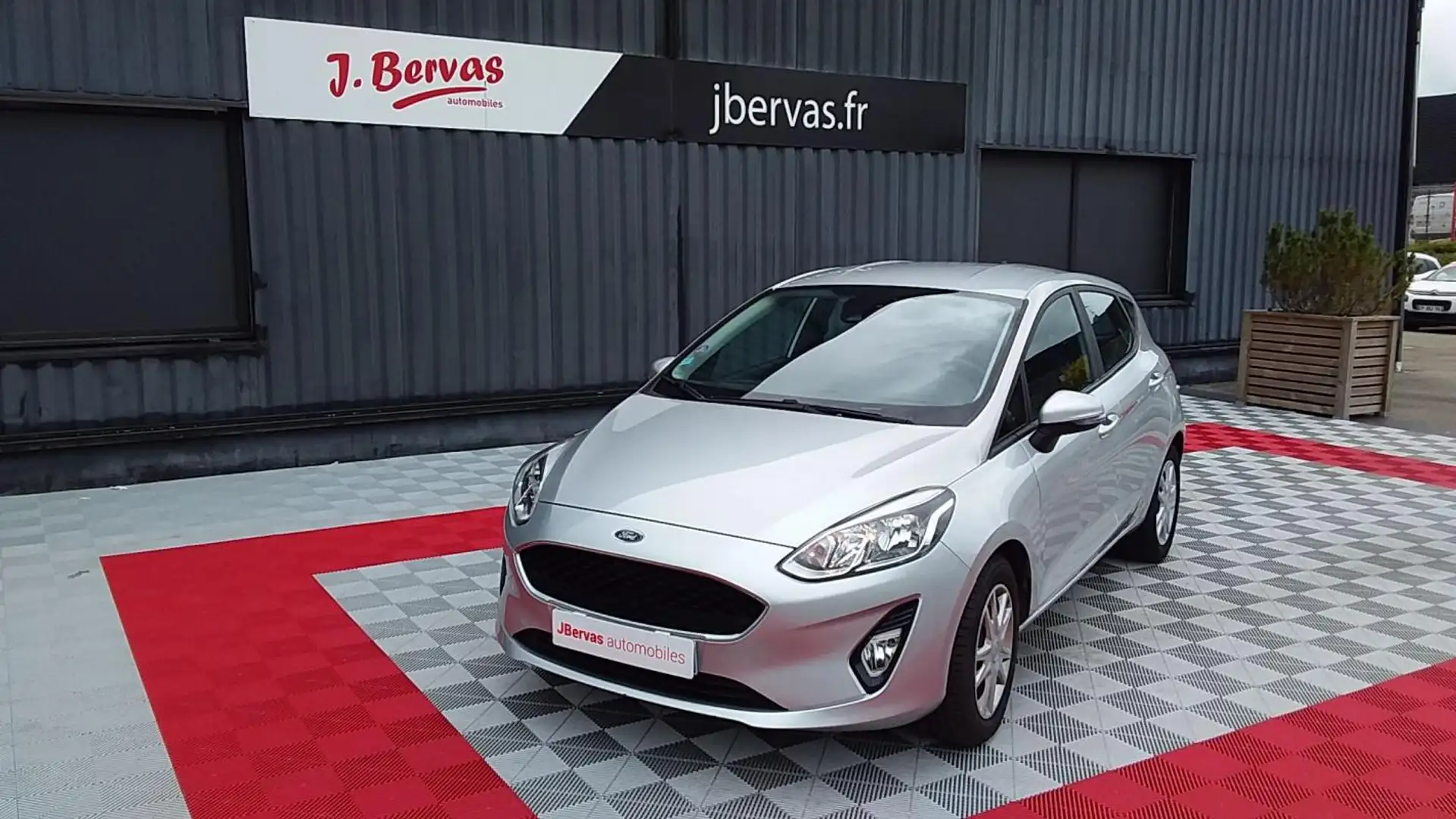 Ford Fiesta 1.1 85 ch Trend Business Nav - 1
