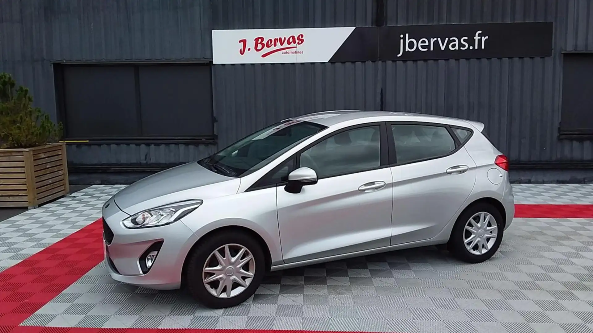 Ford Fiesta 1.1 85 ch Trend Business Nav - 2